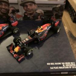 Red Bull Verstappen & Ricciardo Malaysian GP 2016 minichamps