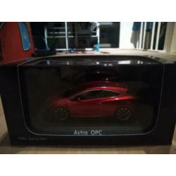 Opel Astra J Opc Rood i-scale 1:43 (incl ovp)