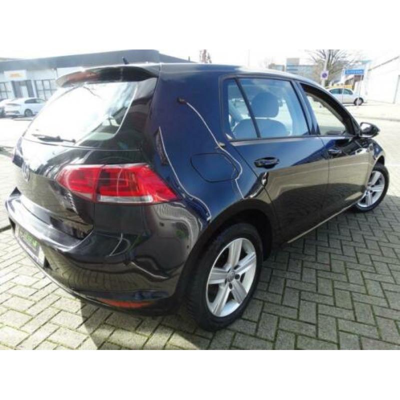 Volkswagen Golf 1.2 TSI Easyline Navigatie Airco Stoelverw.