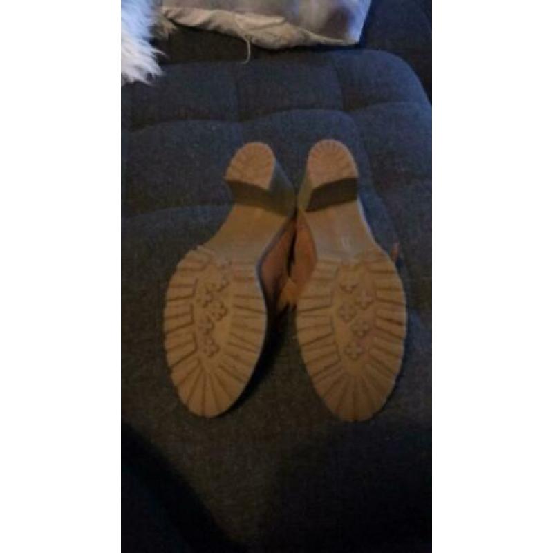 Zara Trafaluc loafers met hak, maat 38, suède mét franje ??